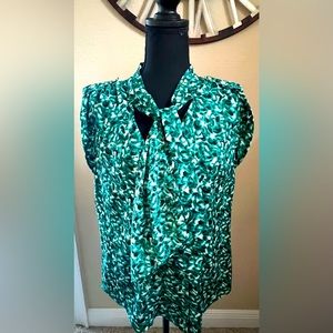 Green print bow neck shell top